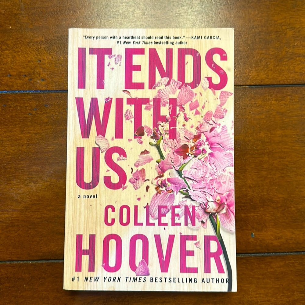 Colleen Hoover It Ends With Us Paperback